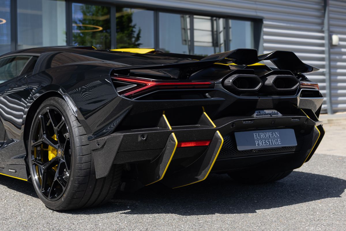 2025 Lamborghini Revuelto