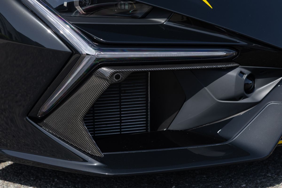 2025 Lamborghini Revuelto