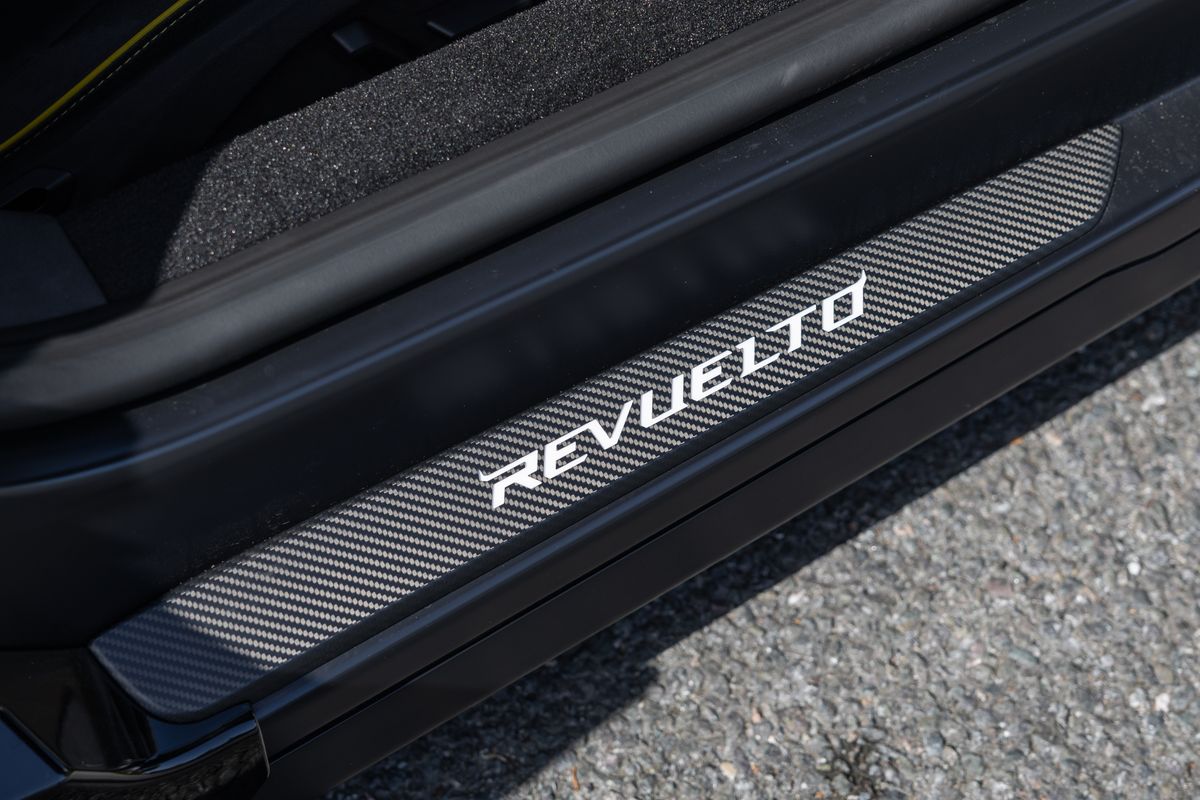 2025 Lamborghini Revuelto
